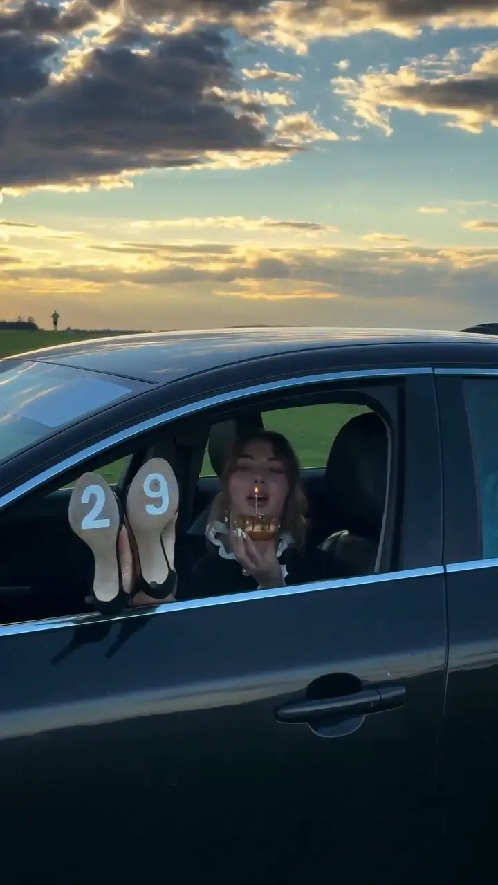 Happy birthday AI — 29 on the car window
